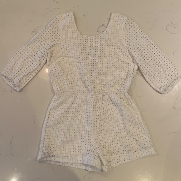 Anthropologie Lilka Women's White Eyelet Bow Back 3/4 Sleeve Romper - Picture 5 of 7
